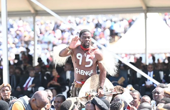 Nkosikhona Phakel'umthakathi Ndabandaba leading the Zulu amabutho warriors at the funeral of Prince Mangosuthu Buthelezi.